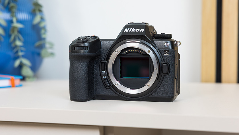 Nikon Z6 III: semi-stacked sensor