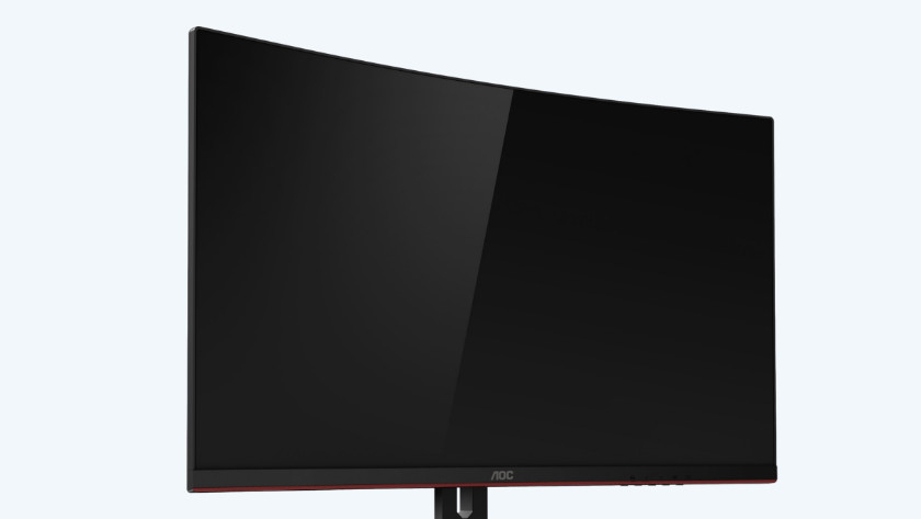 Curved screen of the 32-inch AOC gaming monitor