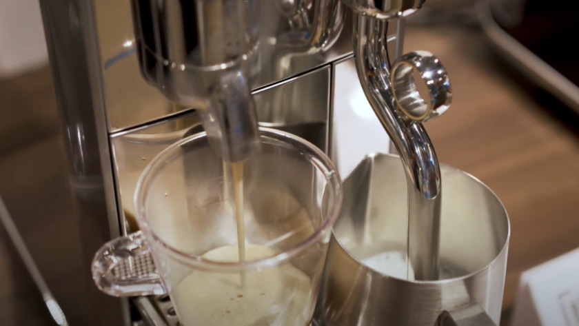 Machines Nespresso avec buse vapeur automatique