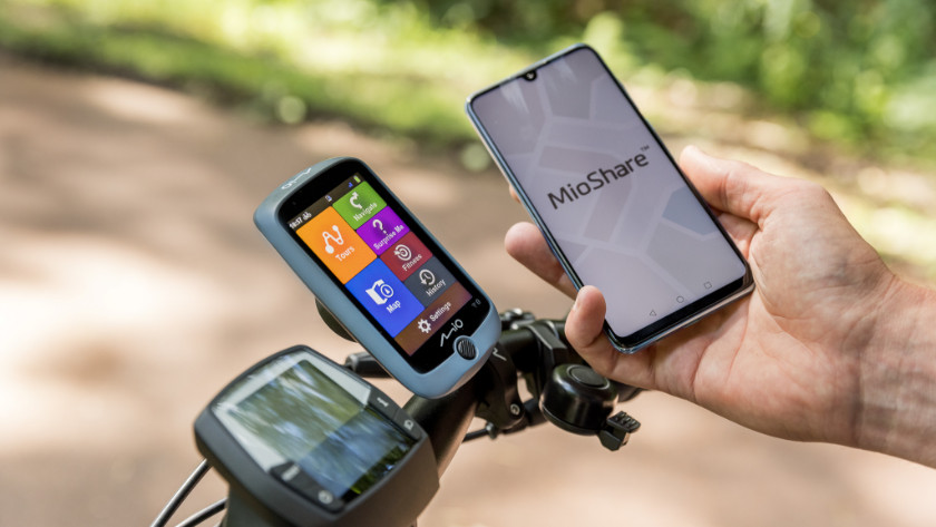 Fietsnavigatie en Smartphone met Mio Share app