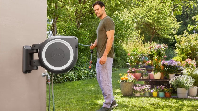 Dévidoirs muraux automatiques Gardena