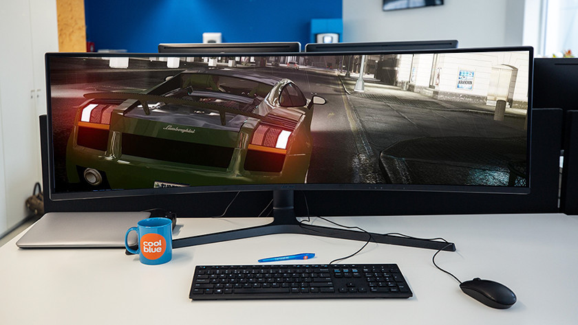 Een ultrawide curved gaming monitor zorgt voor een unieke game ervaring.