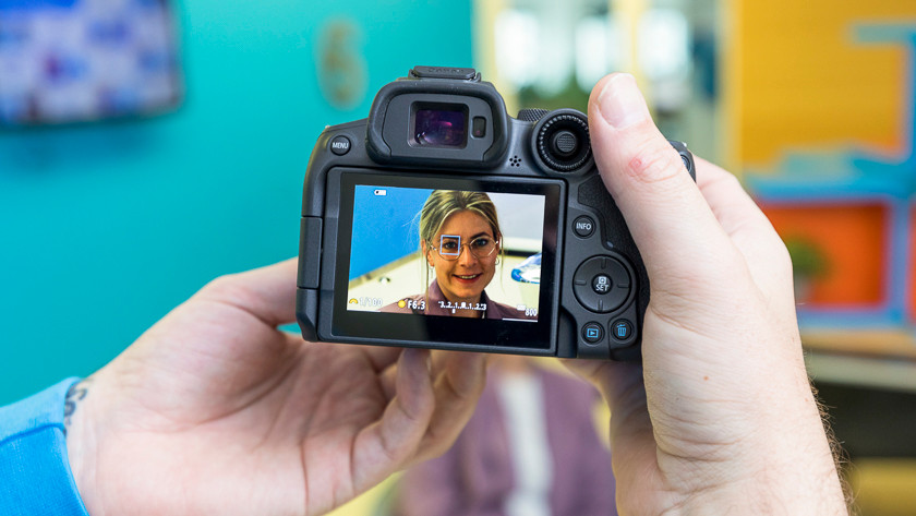 Autofocus van de Canon EOS R7 stelt automatisch scherp op het oog.