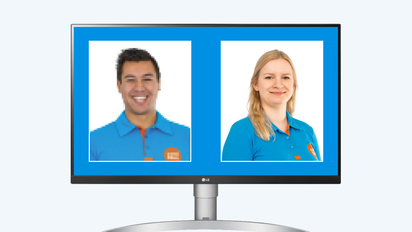 Monitor met 2 foto's waarvan links onscherp is en rechts scherp