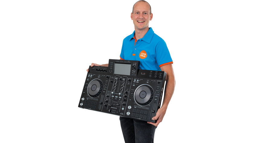 Productspecialist DJ controllers