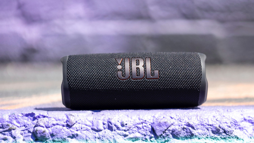 Comment choisir la bonne enceinte Bluetooth JBL ? - Coolblue - tout pour un  sourire