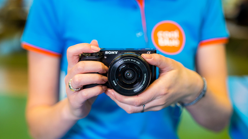 Comparez l'appareil photo hybride avec l'appareil photo reflex