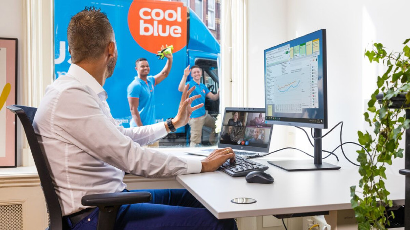 Tevreden kant ergonomisch aan de slag na installatie van Coolblue