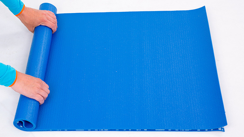 The Best Way To Roll Up Your Yoga Mat Coolblue Before 23 59