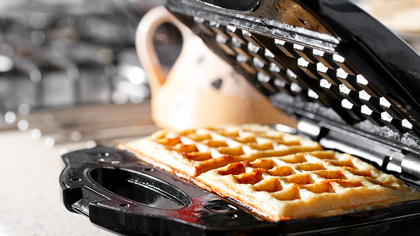 Waffle iron with waffles