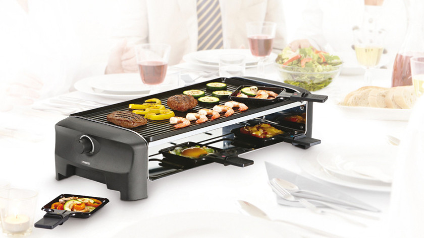 Rectangular raclette grill with grill