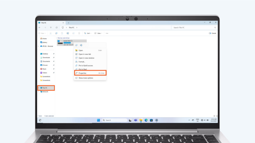 Pour vérifier votre disque : accédez à l’Explorateur de fichiers et cliquez sur Ce PC.