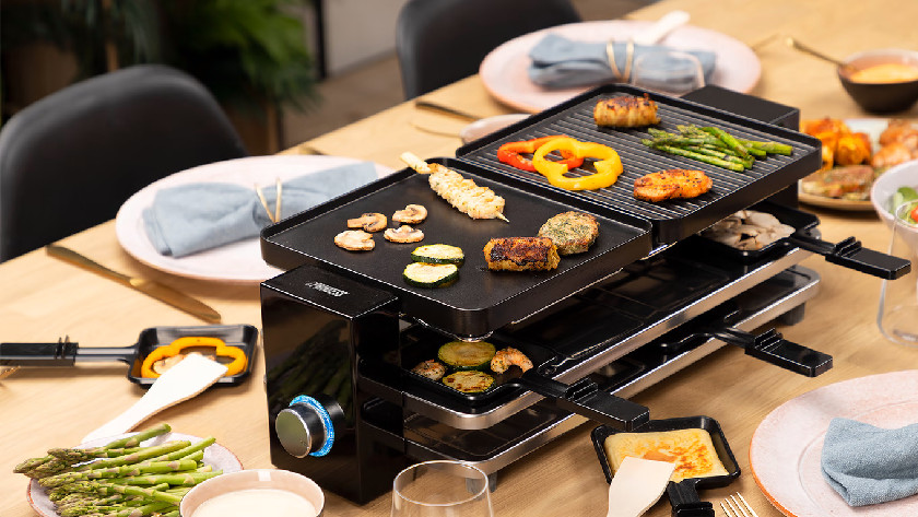 Raclette grill with combi