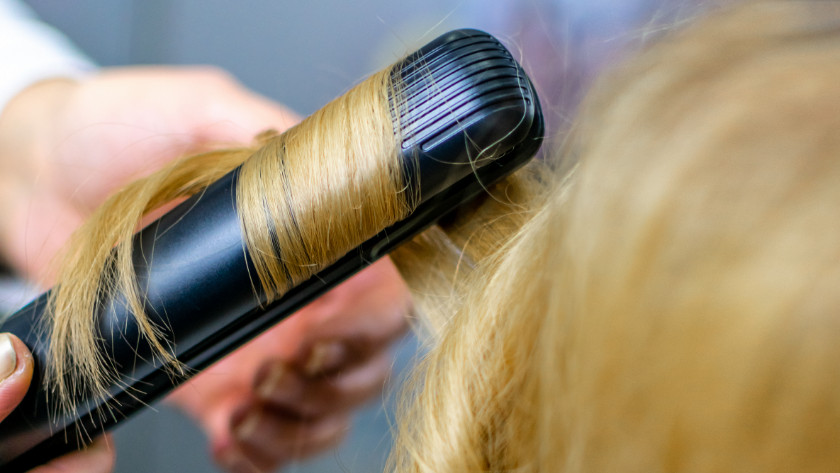 Curl with a hair straightener