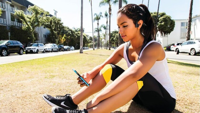 Faire du sport avec des écouteurs à conduction osseuse