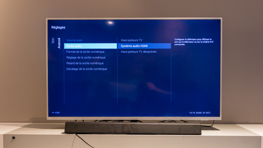 Comment puis-je connecter ma barre de son Philips sur mon téléviseur via HDMI  ARC ?