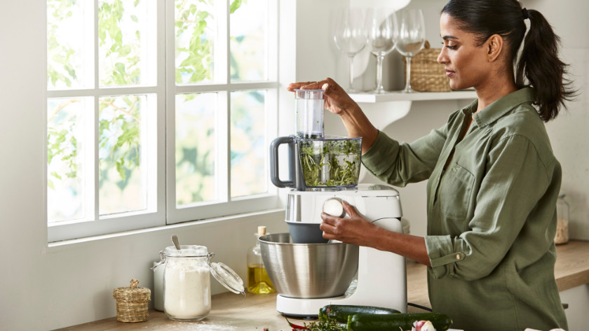 Stand mixer chopping