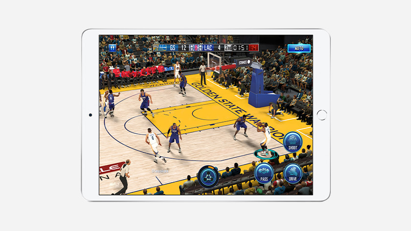 The Apple iPad Air 2019 basketball screen