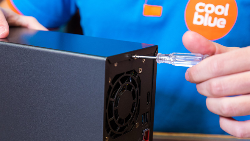 How do you install RAM in a NAS? - Coolblue - anything for a smile