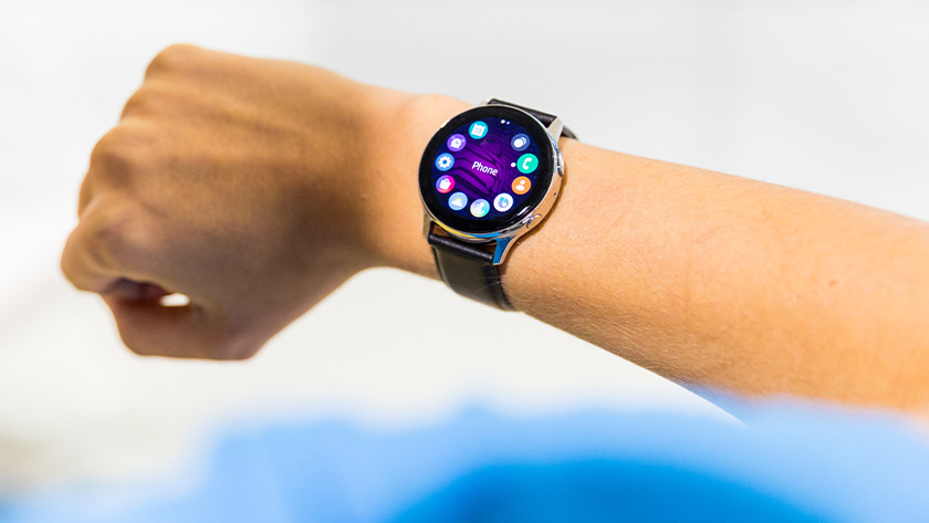 smartwatch that links to iphone