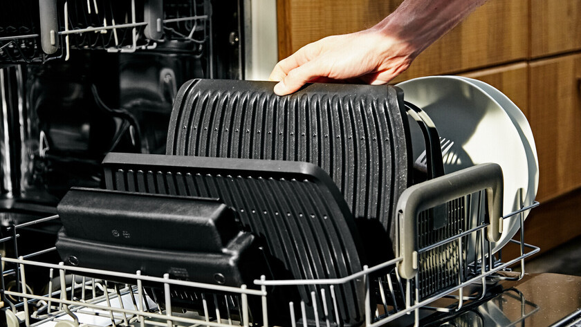 Grill plates in dishwasher