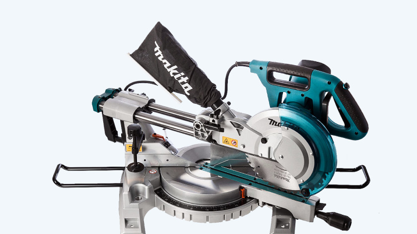 De Makita LS1018LN ingeklapt voor vervoer