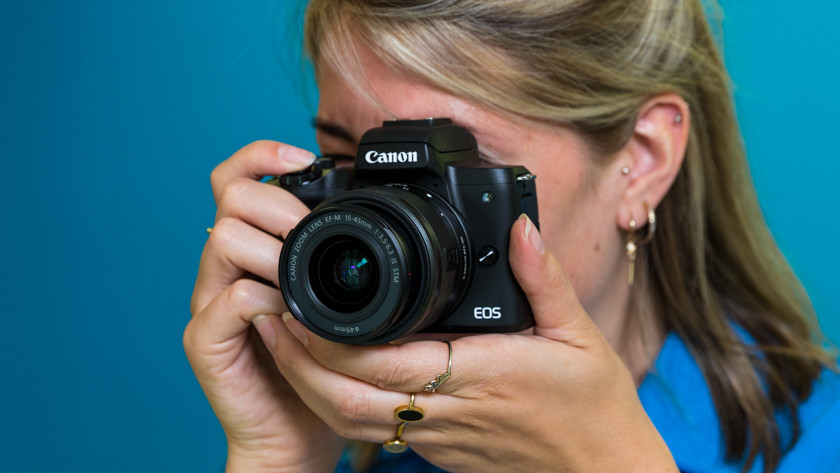 Canon reviews mirrorless cameras