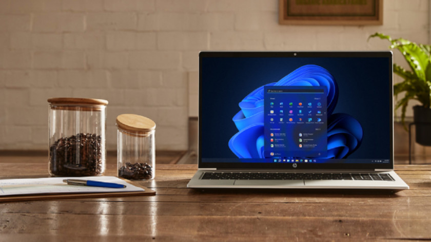 PC portables HP pour professionnels avec quelques grains de café
