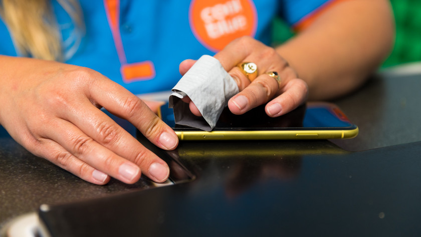 Met tape op screenprotector