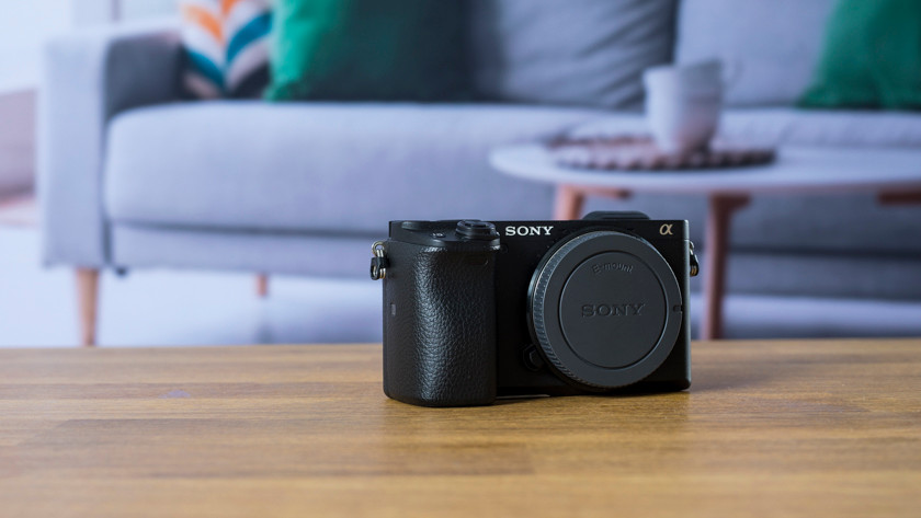 Design flash intégré Sony A6400