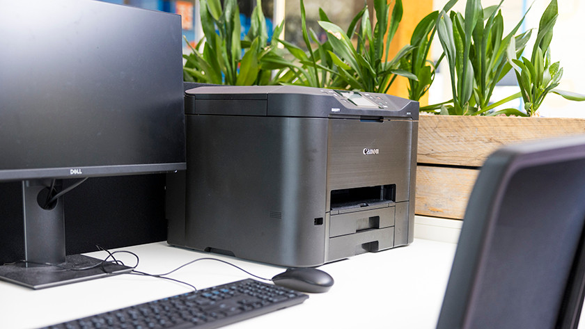 Canon printer op een bureau