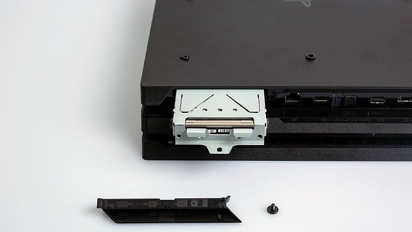 PS4 Slim enlever adaptateur de montage disque dur