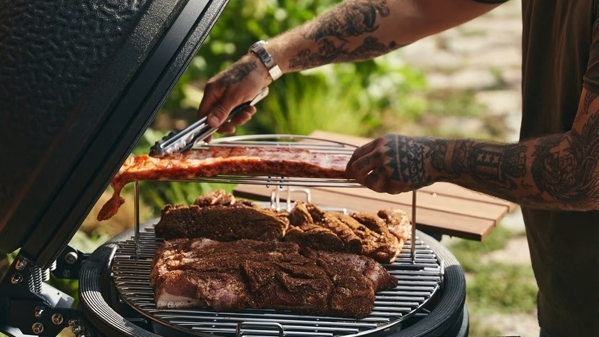 Possibilités de préparation d'un barbecue The Bastard