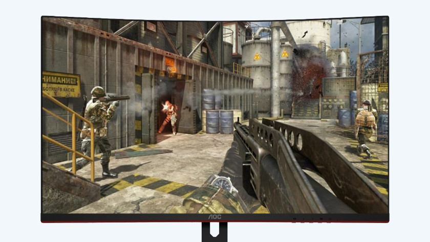 First-person shooter on the 32-inch gaming monitor from AOC