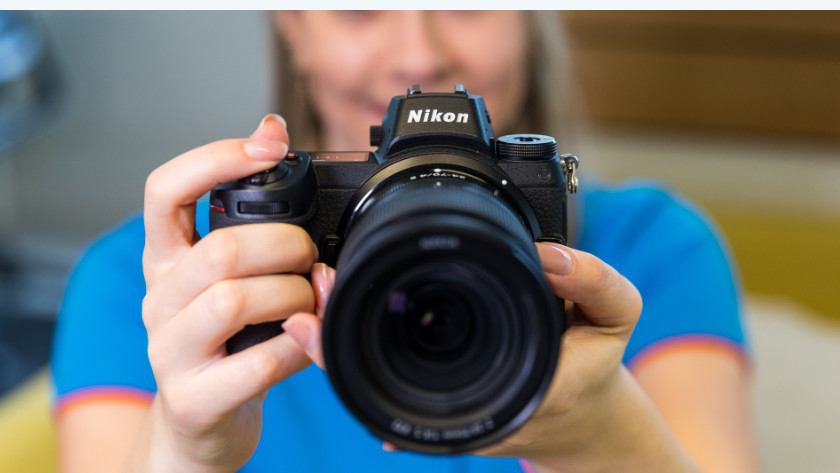 Compare the Nikon Z6 to the Nikon Z6 II