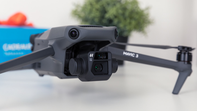 Wide-angle camera and telephoto lens DJI Mavic 3