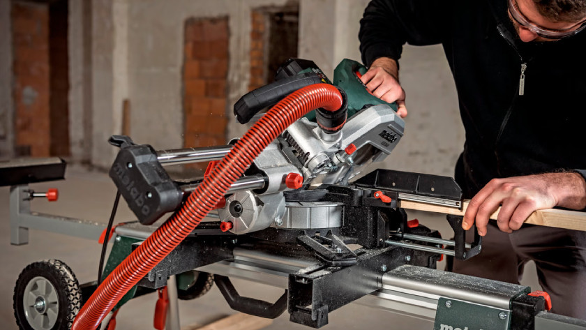 Miter with the Metabo KGS 254M