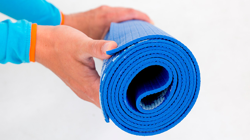 The Best Way To Roll Up Your Yoga Mat Coolblue Before 23 59