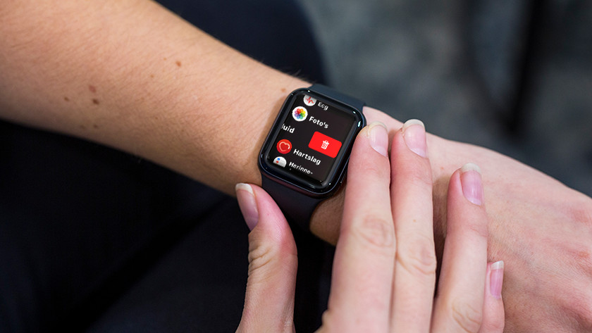 Apps verwijder je ook via de lijstweergave door naar links te vegen