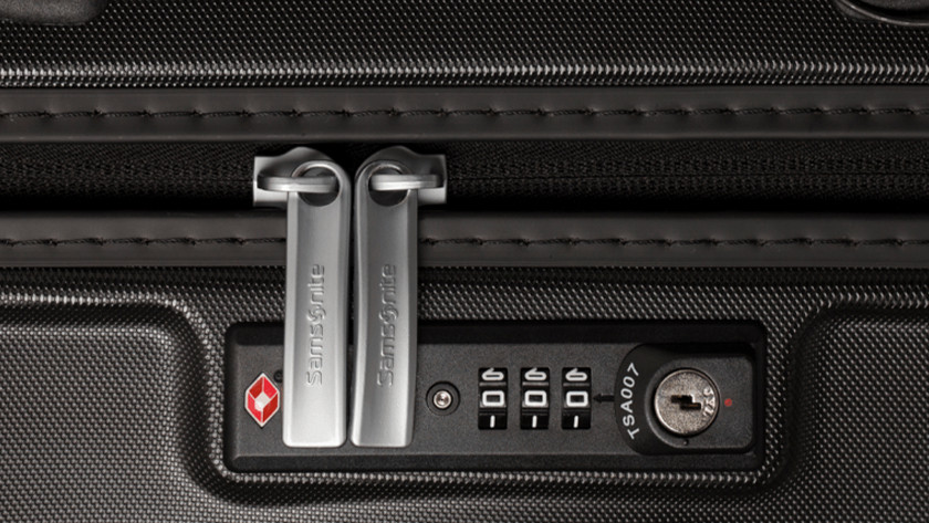 How do you set the TSA lock of your suitcase? - Coolblue