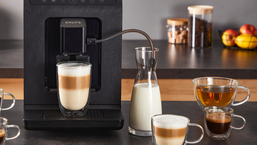 Comment faire mousser du lait avec une machine à café entièrement  automatique ? - Coolblue - tout pour un sourire