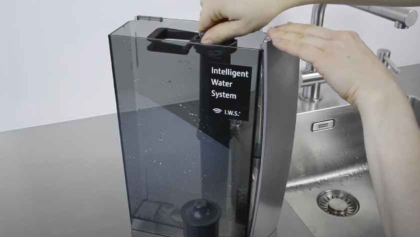 Comment installer le filtre à eau Claris Smart dans votre Jura E6