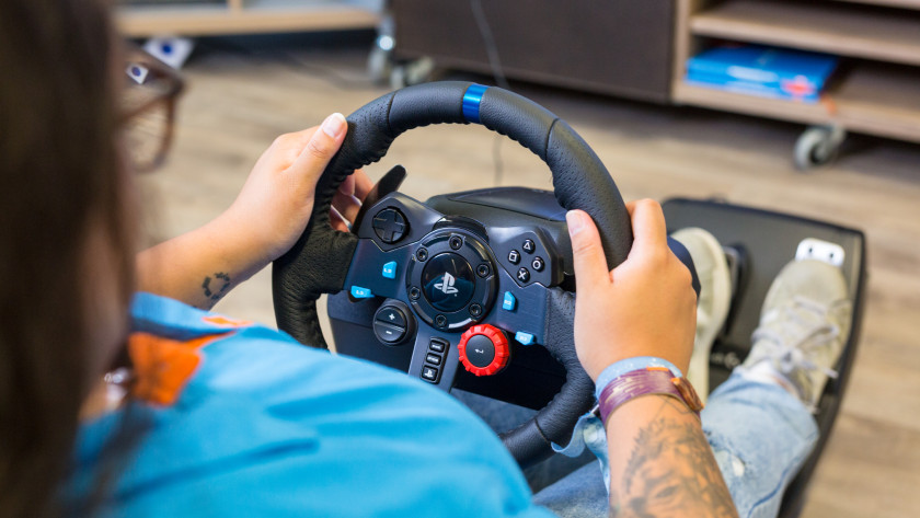 How do you choose a racing wheel for PlayStation? - Coolblue - anything for  a smile