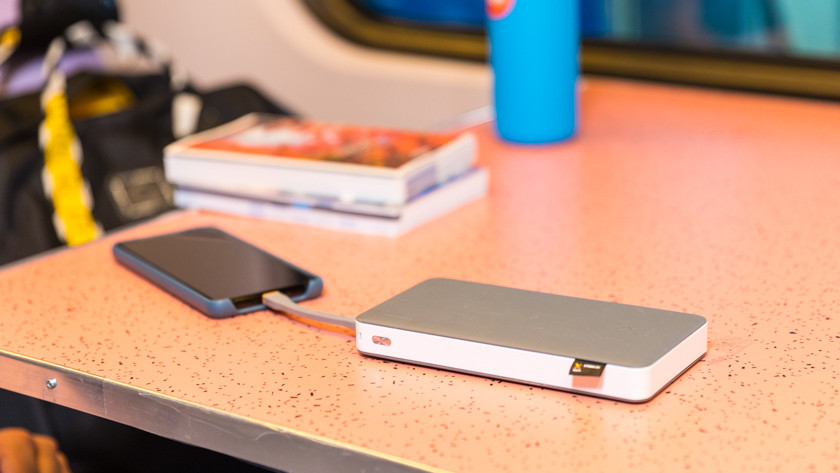 Which power banks are allowed on the plane? - Coolblue - anything for a  smile