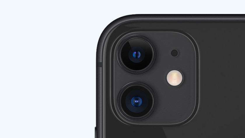 Smartphone APPLE iPhone 11 Noir 64 Go