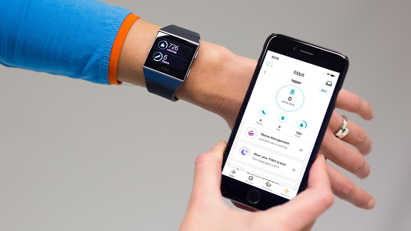 Gps tracking fitbit on sale versa