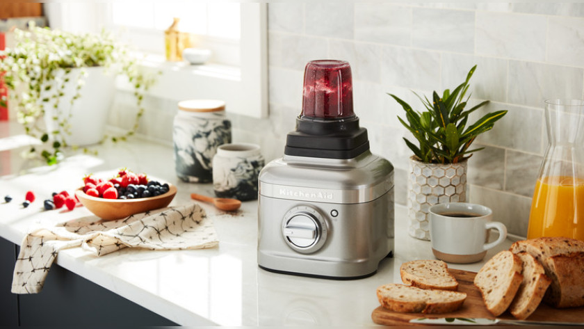 Win a NEW KitchenAid Artisan K400 Blender