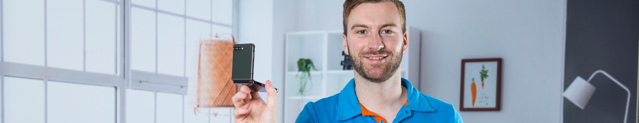 What's a foldable smartphone and what are the benefits?