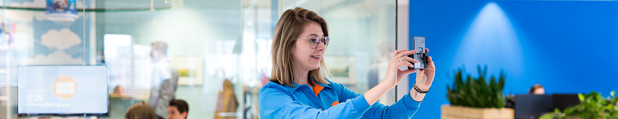 How do you choose a vlog camera?