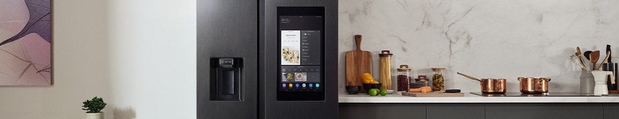 What are the smart functions on the Samsung Family Hub?